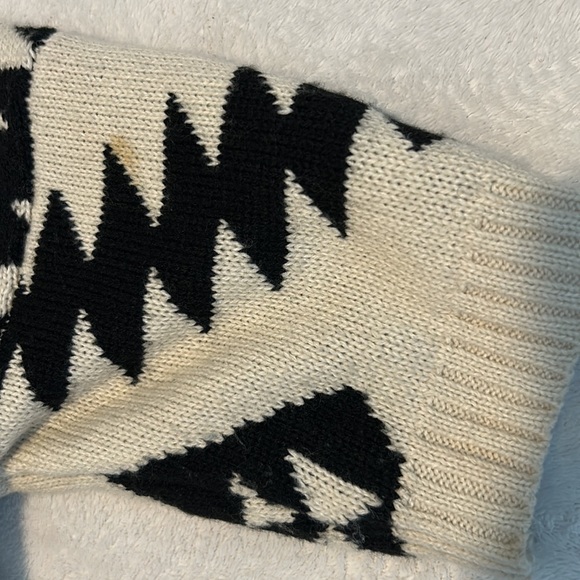 “Short Sleeve Sweater” - Picture 2 of 5